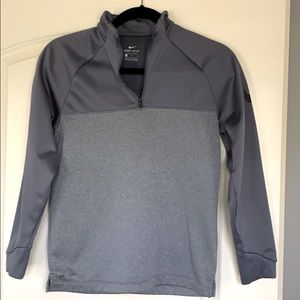 Nike boys 1/4 zip Grey sweatshirt